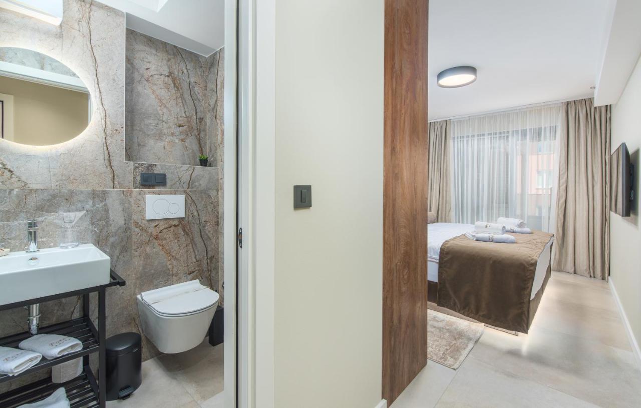 Val Di Sole Apartment Porec Bagian luar foto