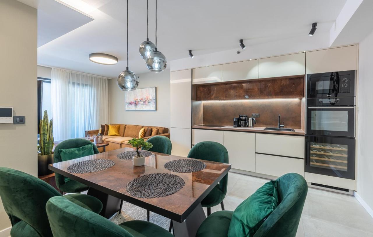Val Di Sole Apartment Porec Bagian luar foto